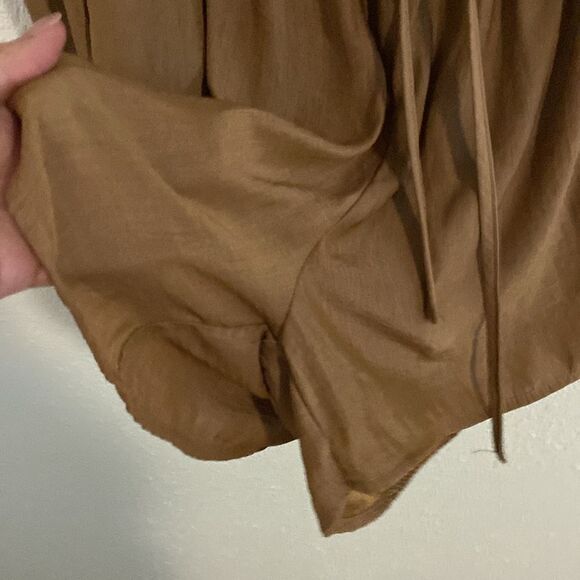 VICI- Tan off the shoulder romper- Size Small - Picture 6 of 11